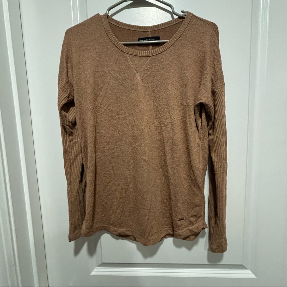 Abercrombie and Fitch brown tan sweater size small